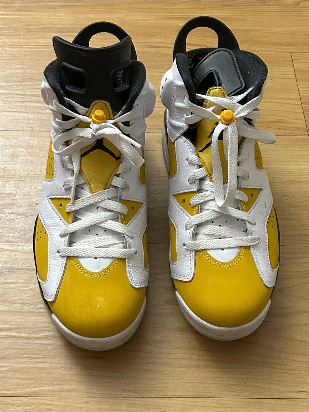 Air Jordan 6 Retro Men’s 9.5 /womens 11  white yellow ochre